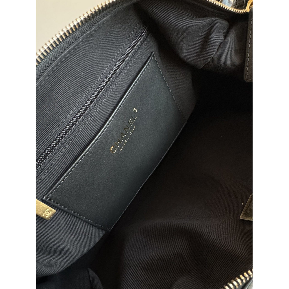 Chanel 25C Small HOBO Hippie Bag! Chanel 25C Small HOBO Hippie Bag!
