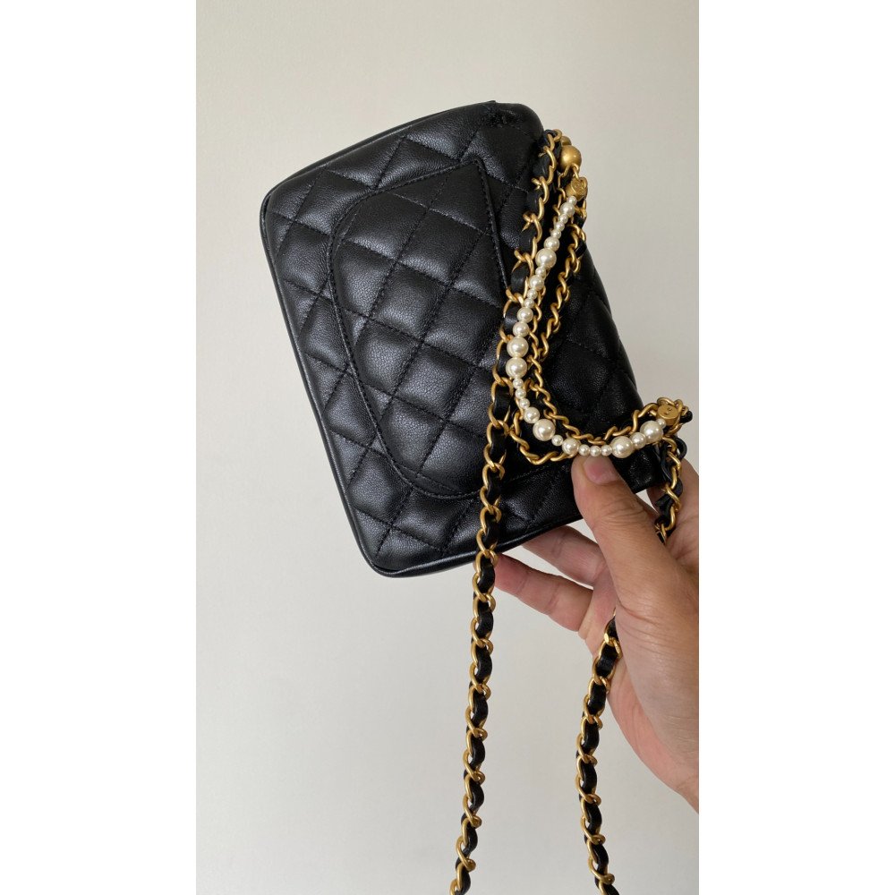 Chanel 24P NEW Pearl Chain Square Boy Bag