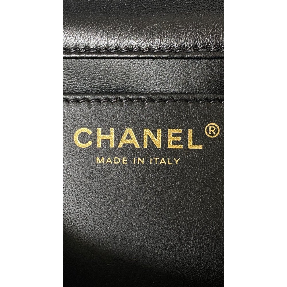Chanel 24P NEW Pearl Chain Square Boy Bag