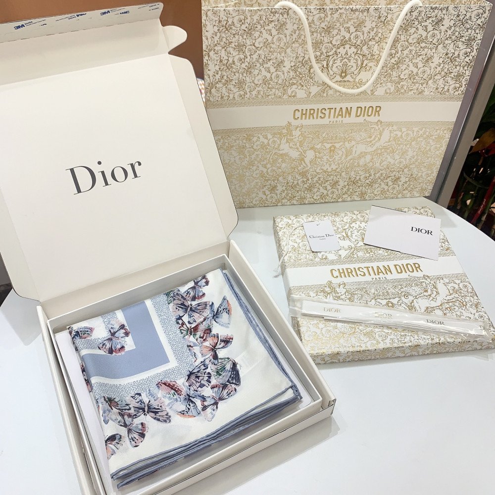 Dior 100% Mulberry Silk 90cm Scarf! Dior 100% Mulberry Silk 90cm Scarf!