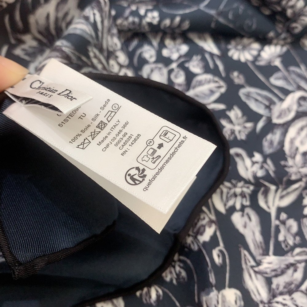 Dior 100% Mulberry Silk 90cm Scarf!  