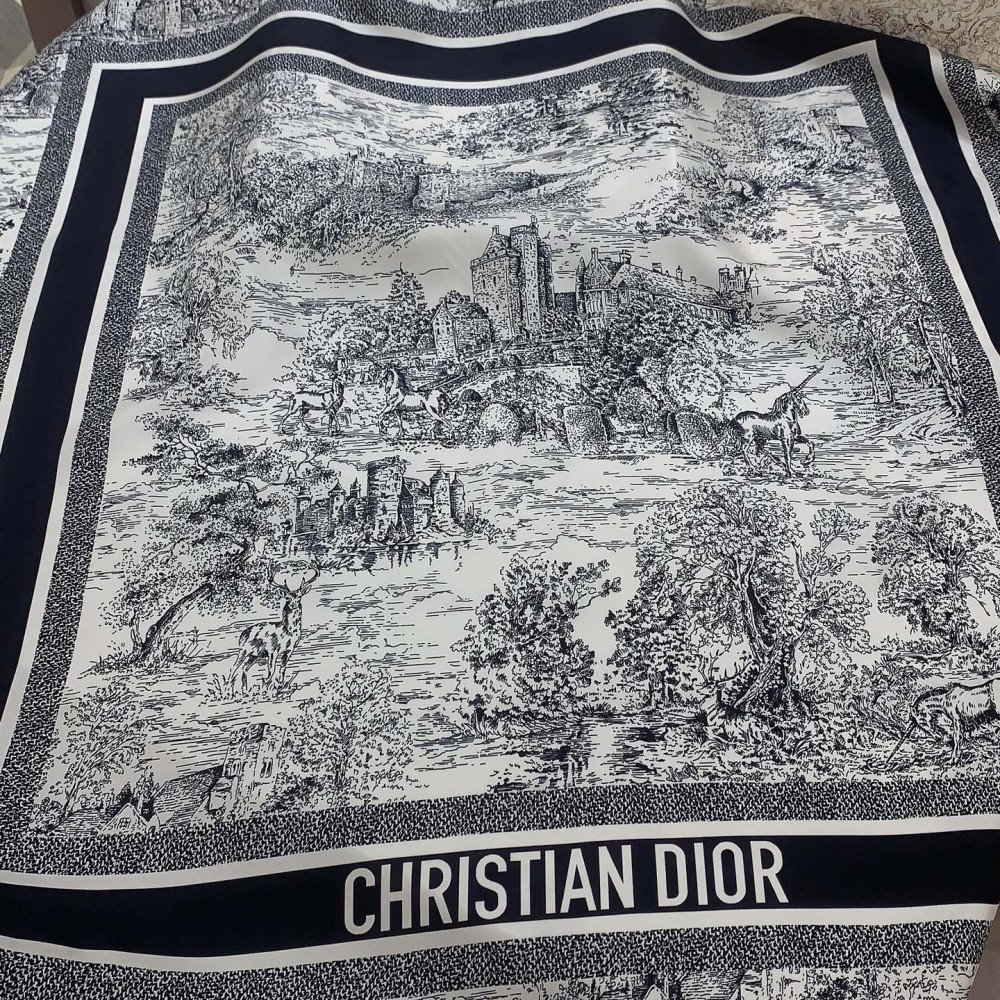 Dior 100% Mulberry Silk 90cm Scarf! Dior 100% Mulberry Silk 90cm Scarf!