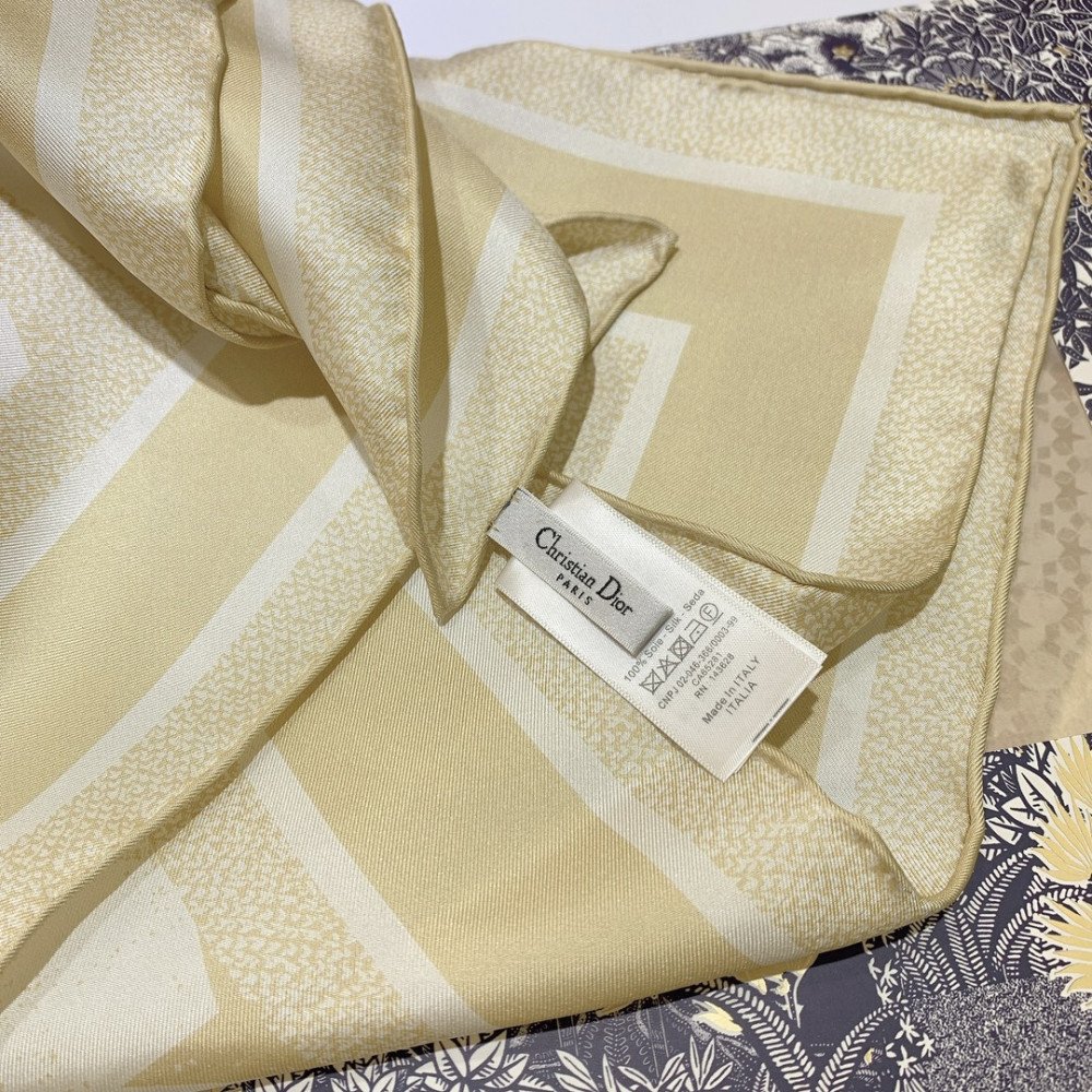Dior 100% Mulberry Silk 90cm Scarf! Dior 100% Mulberry Silk 90cm Scarf!