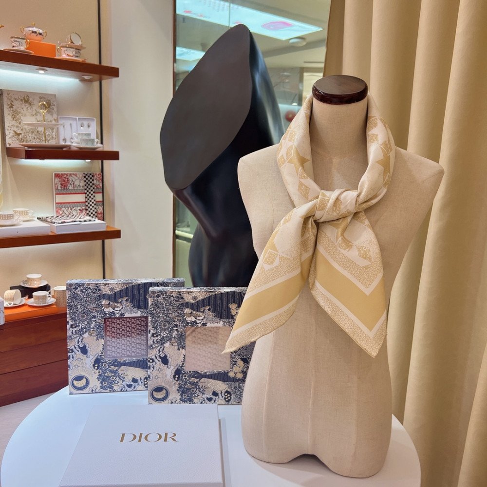 Dior 100% Mulberry Silk 90cm Scarf! Dior 100% Mulberry Silk 90cm Scarf!