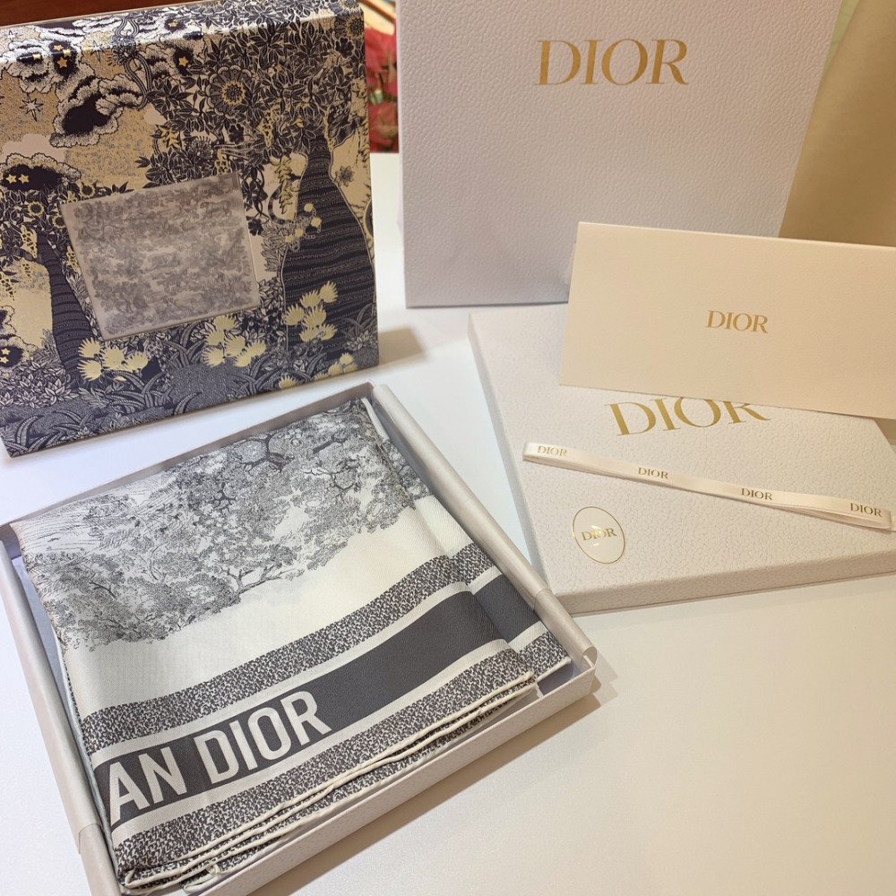 Dior 100% Mulberry Silk 90cm Scarf! Dior 100% Mulberry Silk 90cm Scarf!