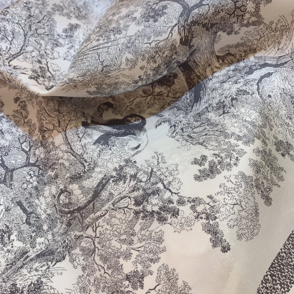 Dior 100% Mulberry Silk 90cm Scarf! Dior 100% Mulberry Silk 90cm Scarf!