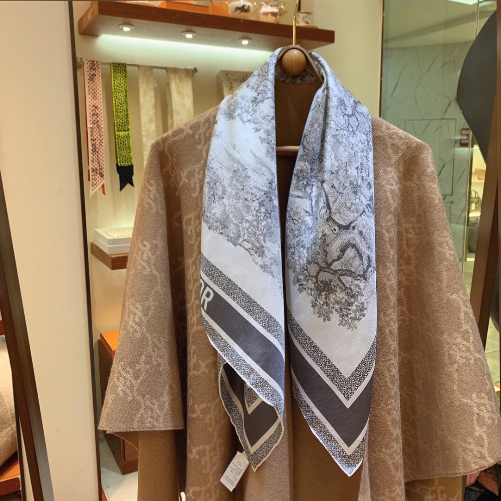 Dior 100% Mulberry Silk 90cm Scarf! Dior 100% Mulberry Silk 90cm Scarf!