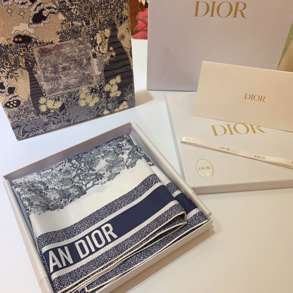 Dior 100% Mulberry Silk 90cm Scarf! Dior 100% Mulberry Silk 90cm Scarf!
