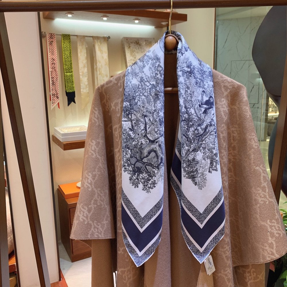 Dior 100% Mulberry Silk 90cm Scarf! Dior 100% Mulberry Silk 90cm Scarf!