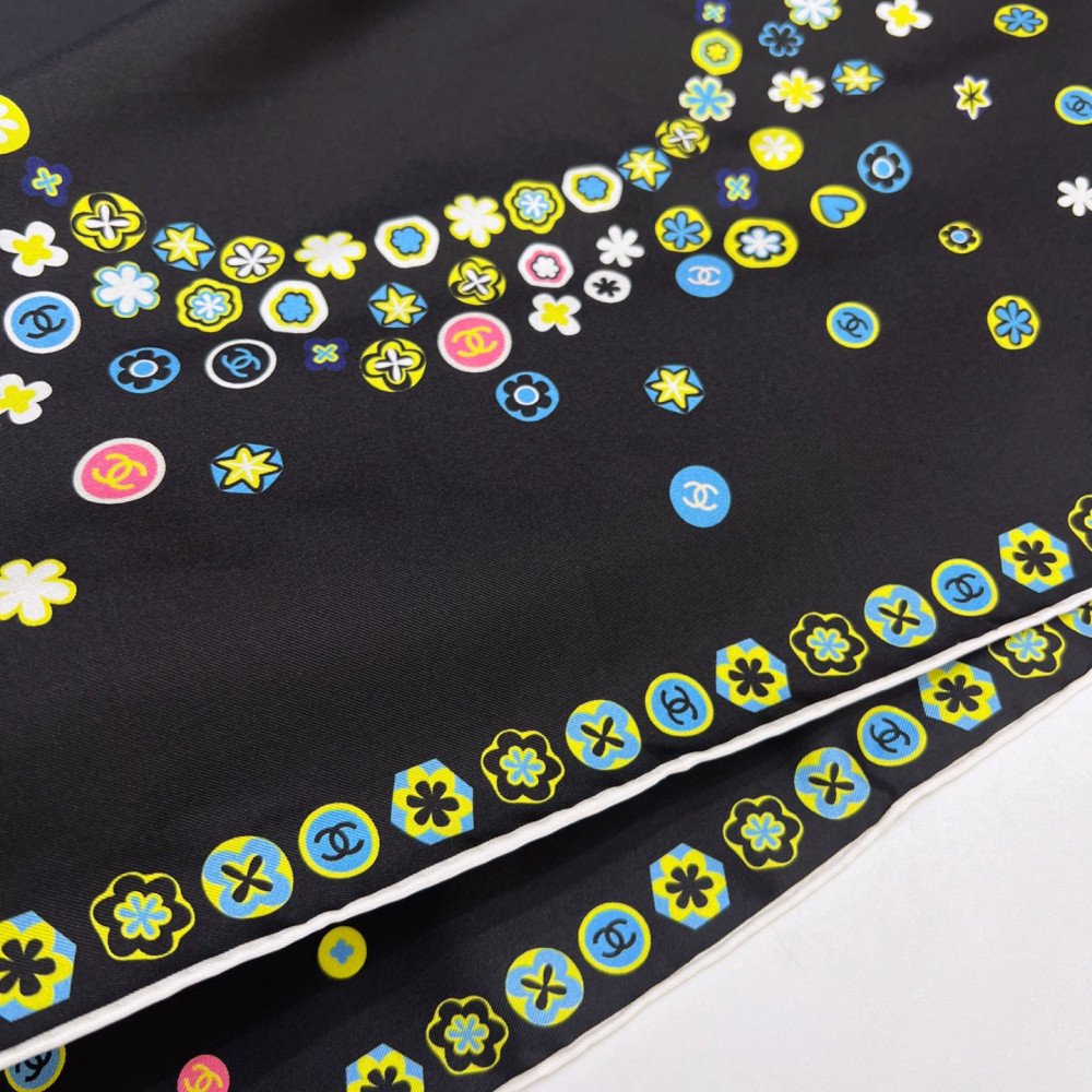 Chanel 100% silk 90cm square scarf! Chanel 100% silk 90cm square scarf!