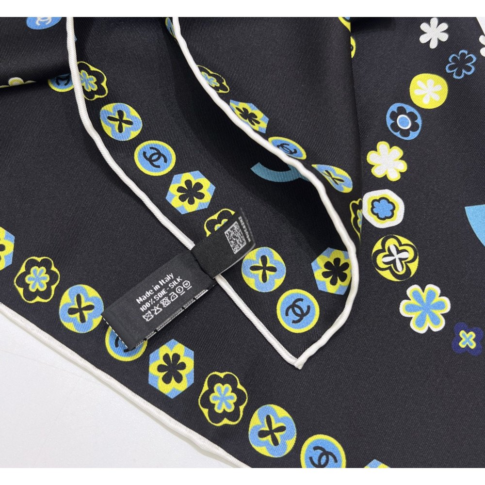 Chanel 100% silk 90cm square scarf! Chanel 100% silk 90cm square scarf!