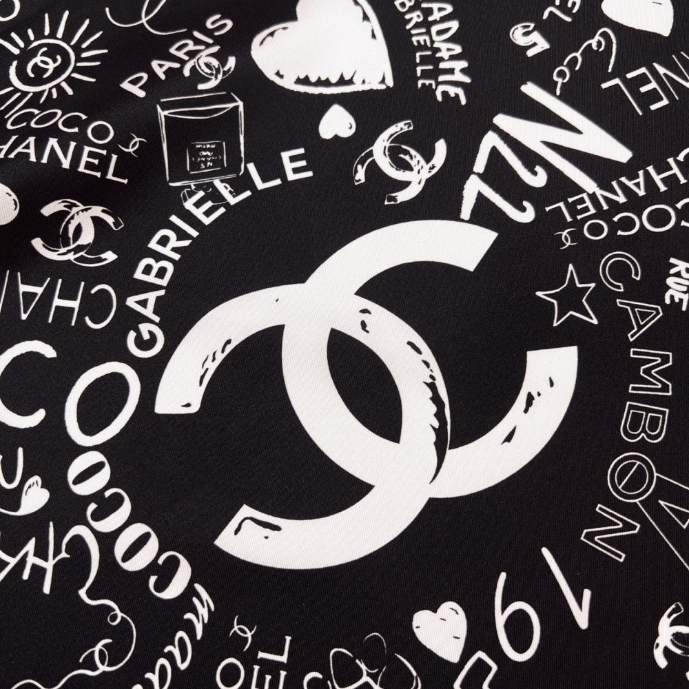 Chanel 100% silk 90cm square scarf! Chanel 100% silk 90cm square scarf!