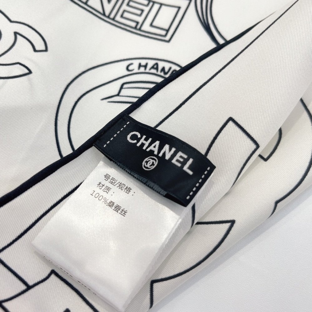 Chanel 100% silk 90cm square scarf! Chanel 100% silk 90cm square scarf!