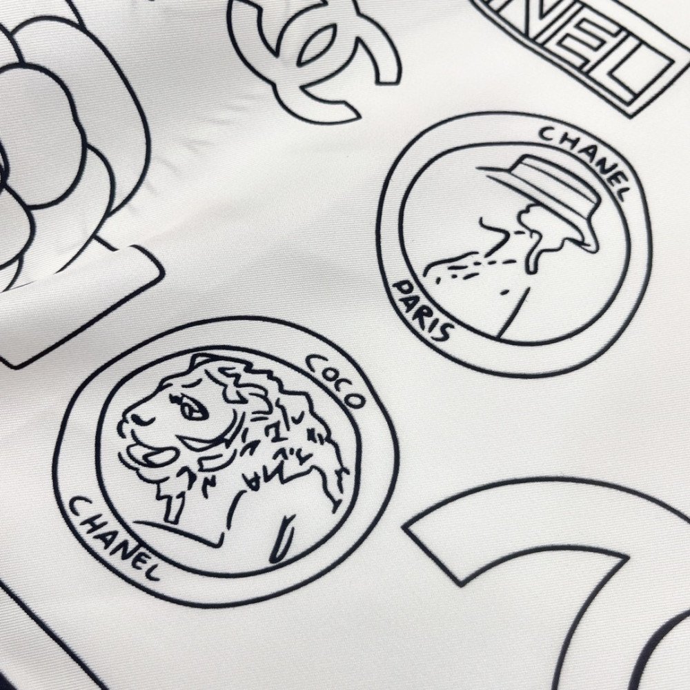 Chanel 100% silk 90cm square scarf! Chanel 100% silk 90cm square scarf!