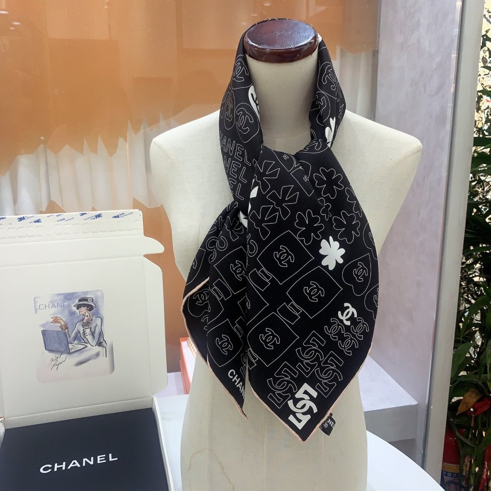 Chanel 100% silk 90cm square scarf! Chanel 100% silk 90cm square scarf!