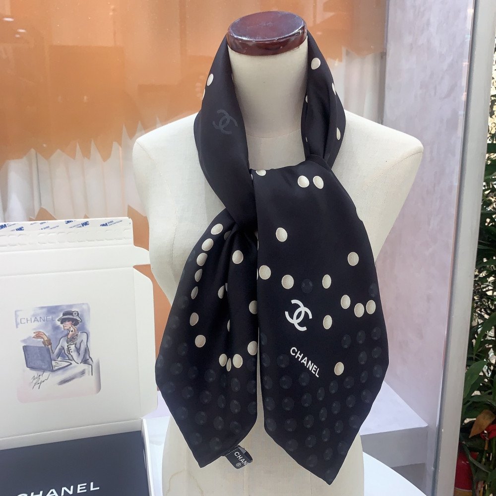 Chanel 100% silk 90cm square scarf!  