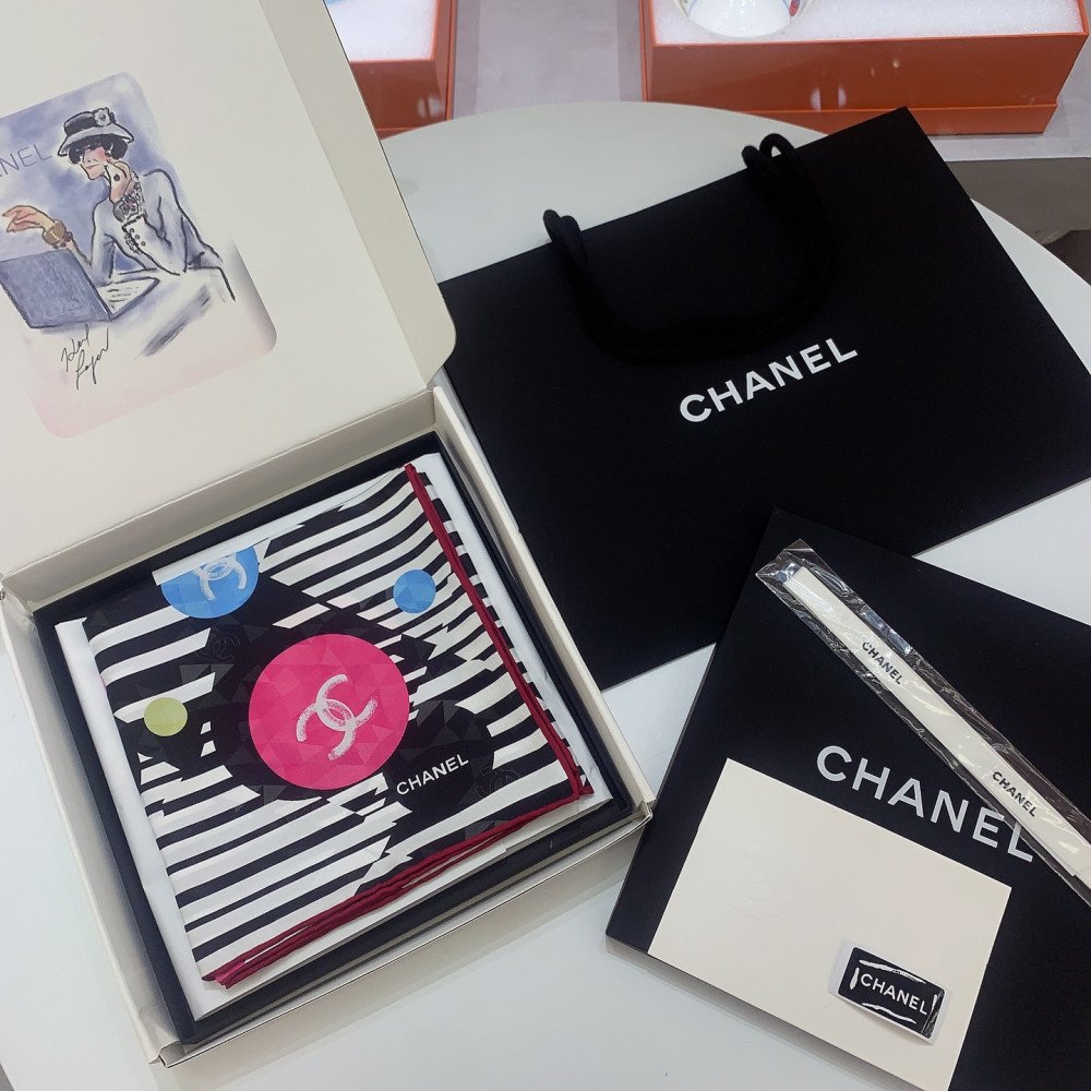 Chanel 100% silk 90cm square scarf!  