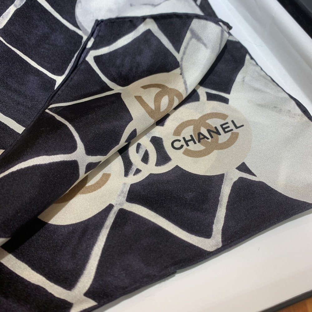 Chanel 100% silk 90cm square scarf!  