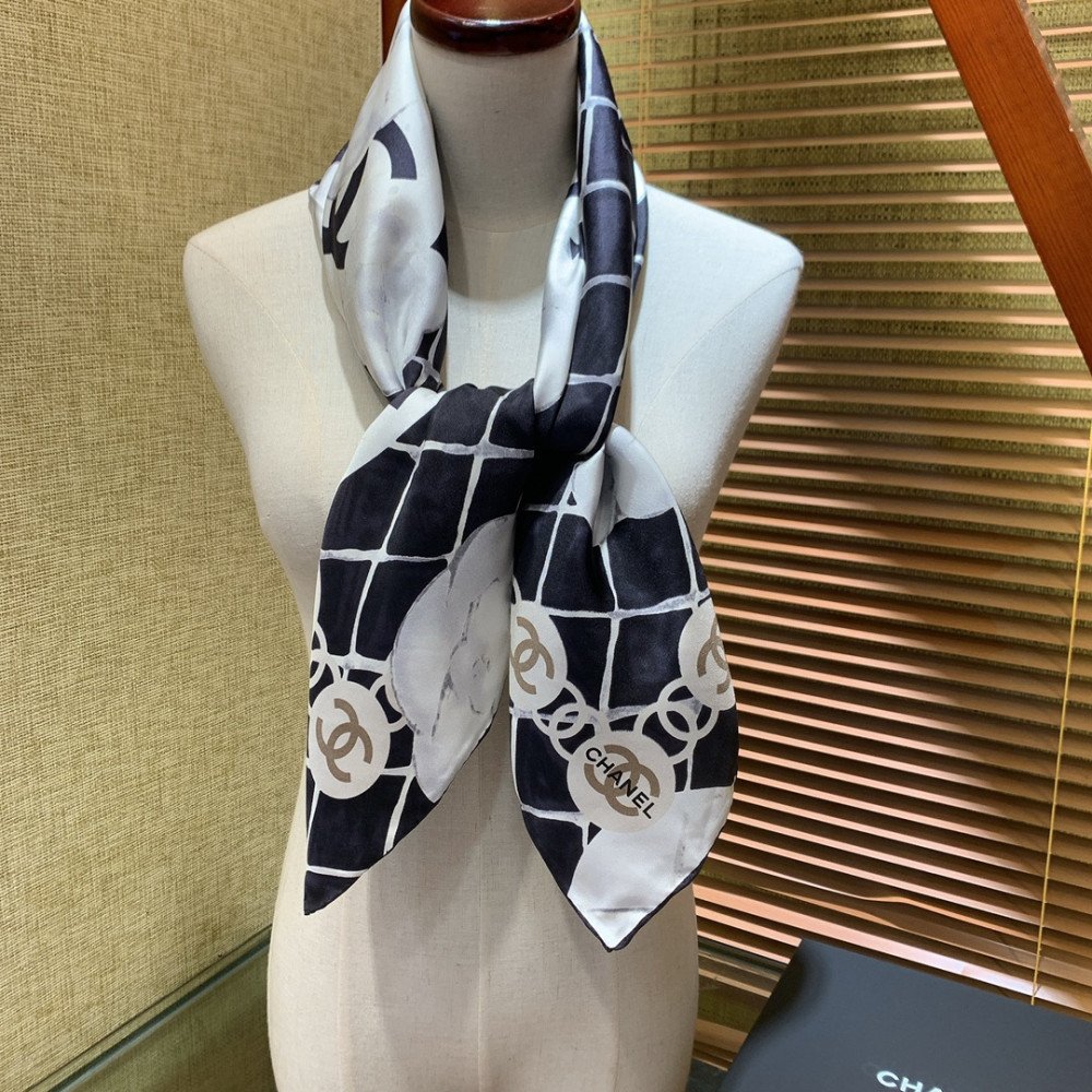 Chanel 100% silk 90cm square scarf!  