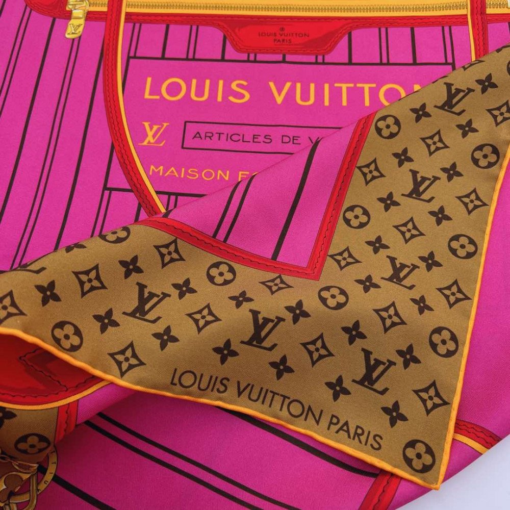 Louis Vuitton 100% Mulberry Silk 90cm Scarf!  