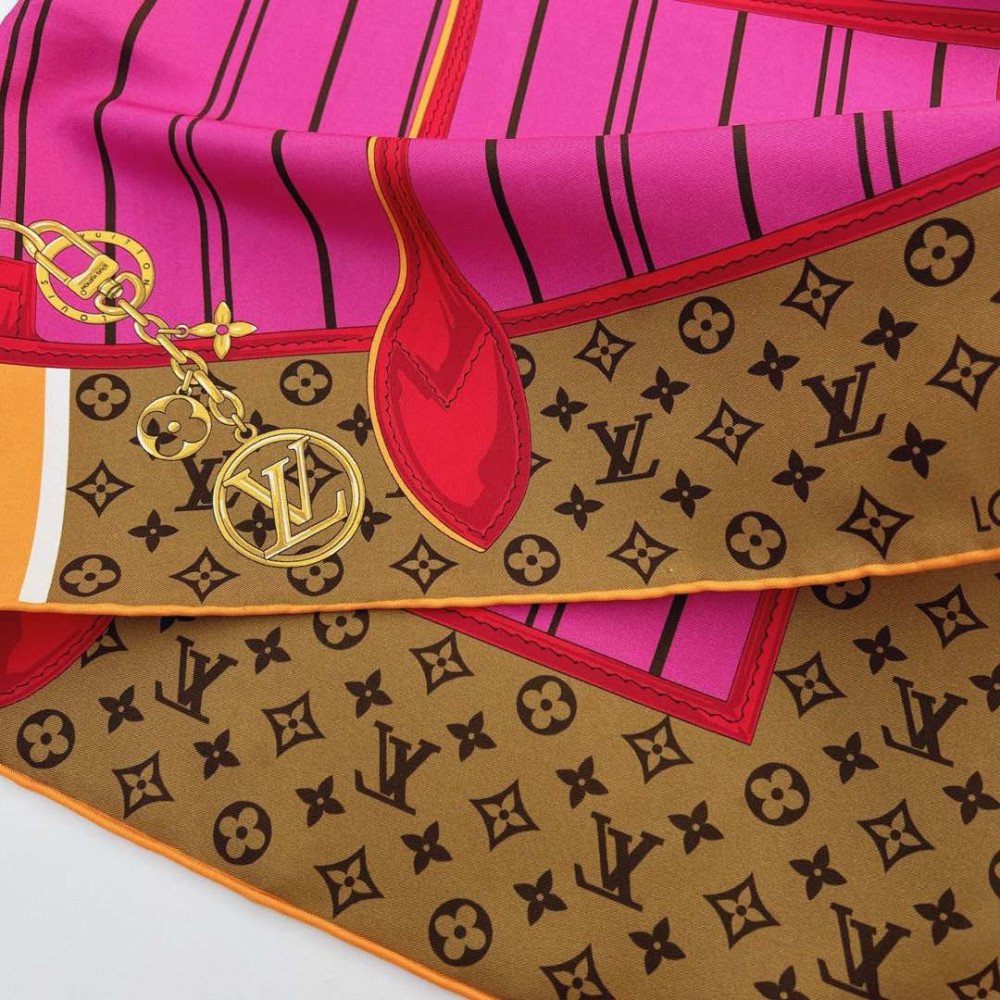 Louis Vuitton 100% Mulberry Silk 90cm Scarf!  