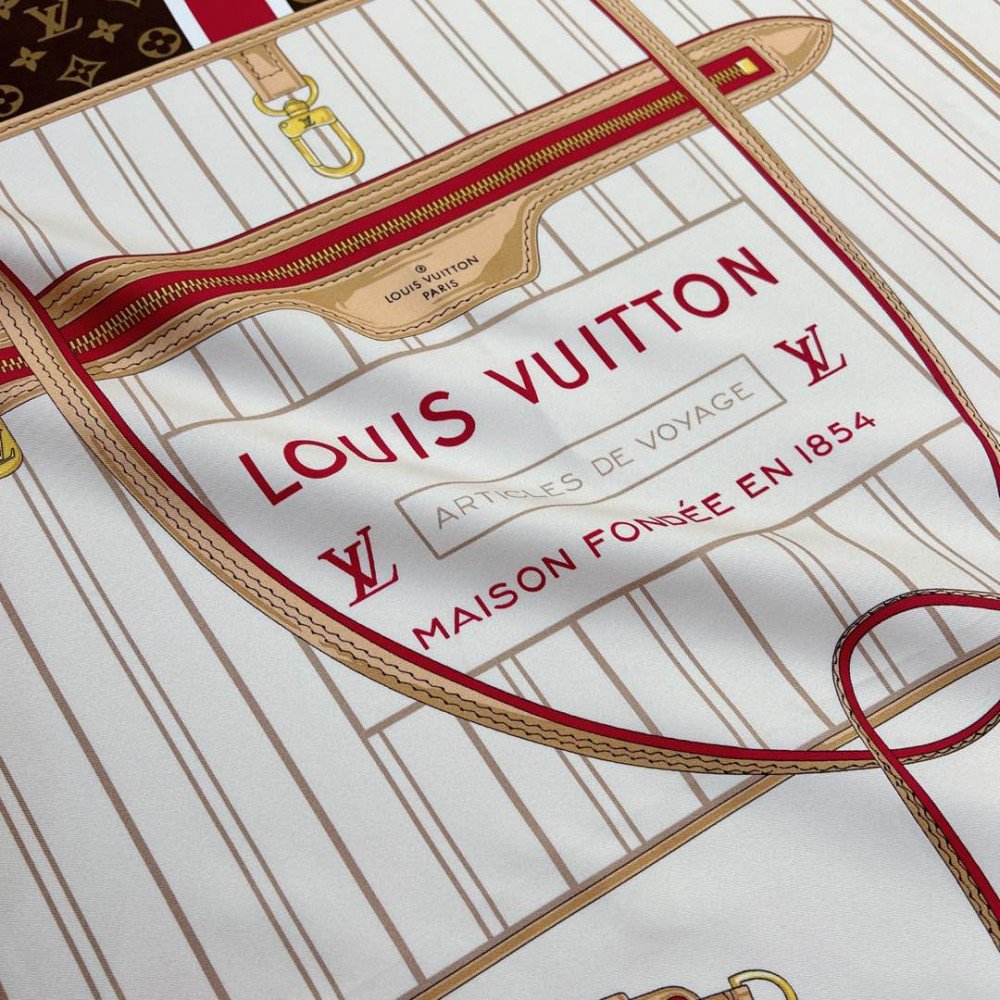 Louis Vuitton 100% Mulberry Silk 90cm Scarf!  