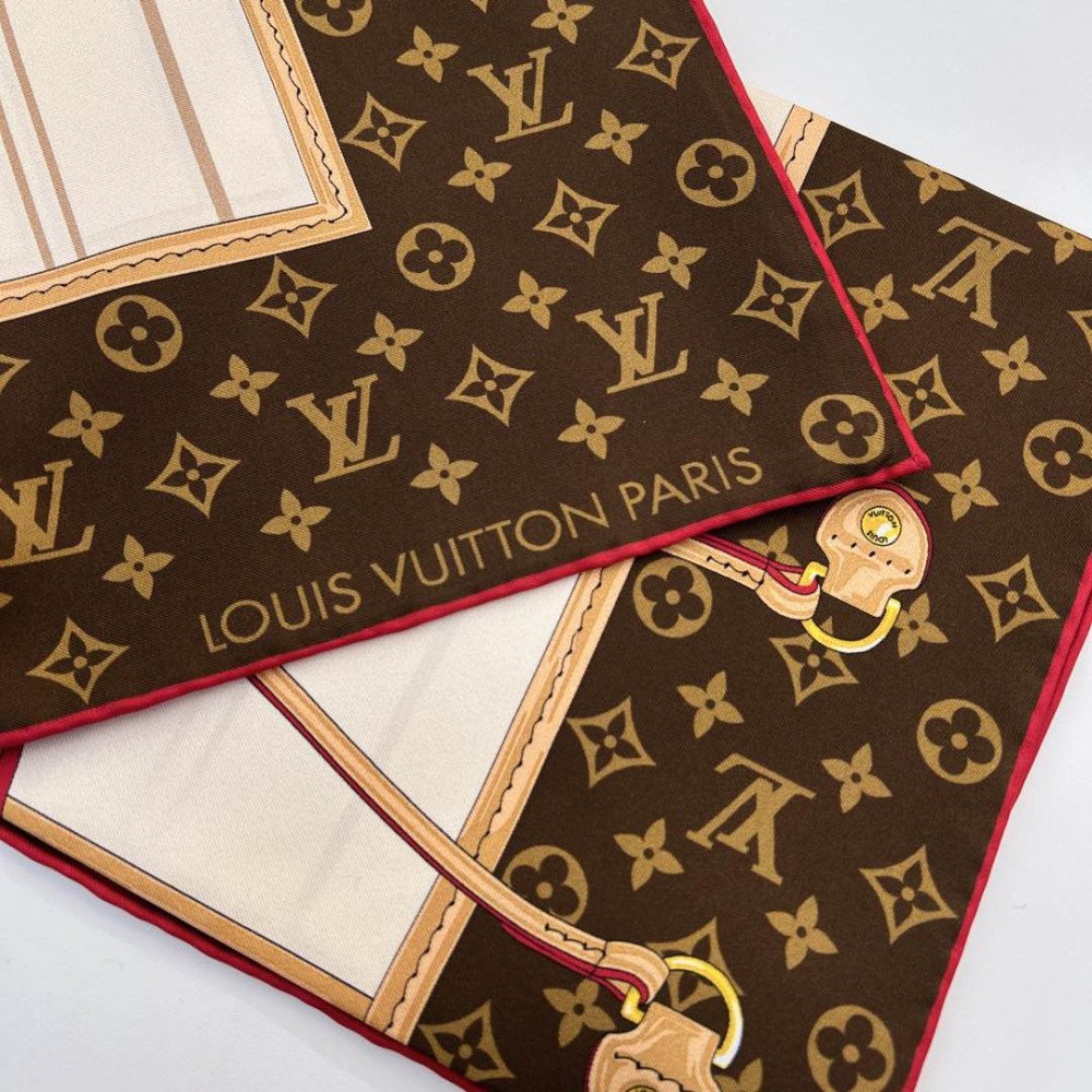 Louis Vuitton 100% Mulberry Silk 90cm Scarf!  