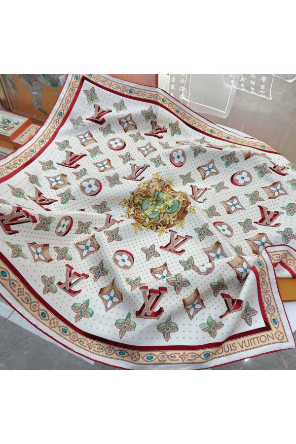 Louis Vuitton 100% Mulberry Silk 90cm Scarf!  