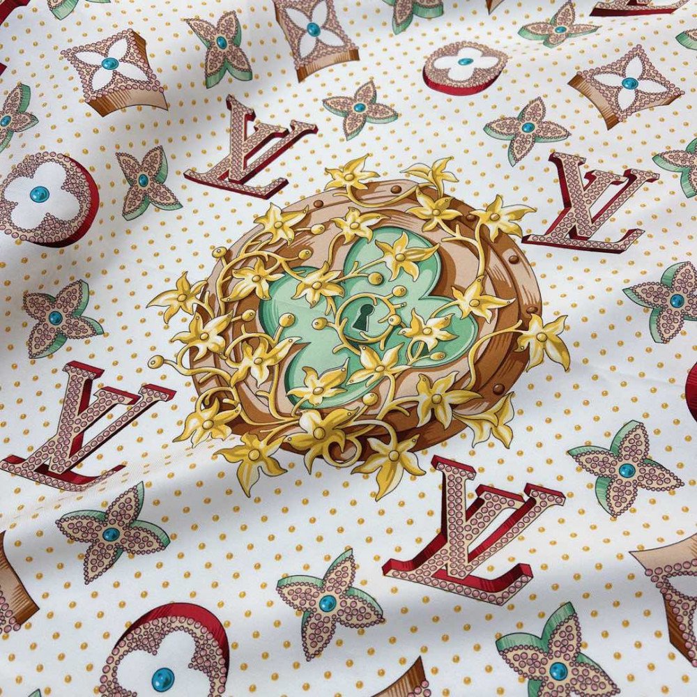 Louis Vuitton 100% Mulberry Silk 90cm Scarf!  