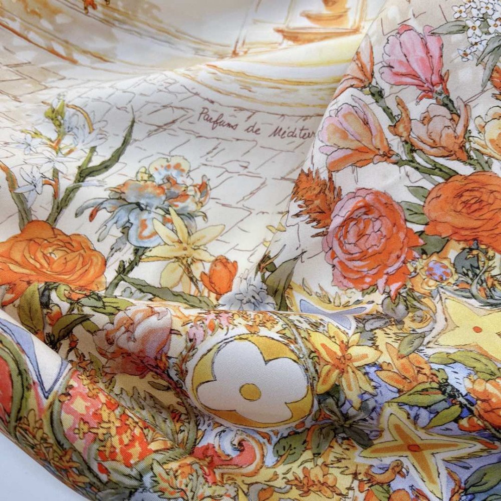 Louis Vuitton 100% Mulberry Silk 90cm Scarf!  