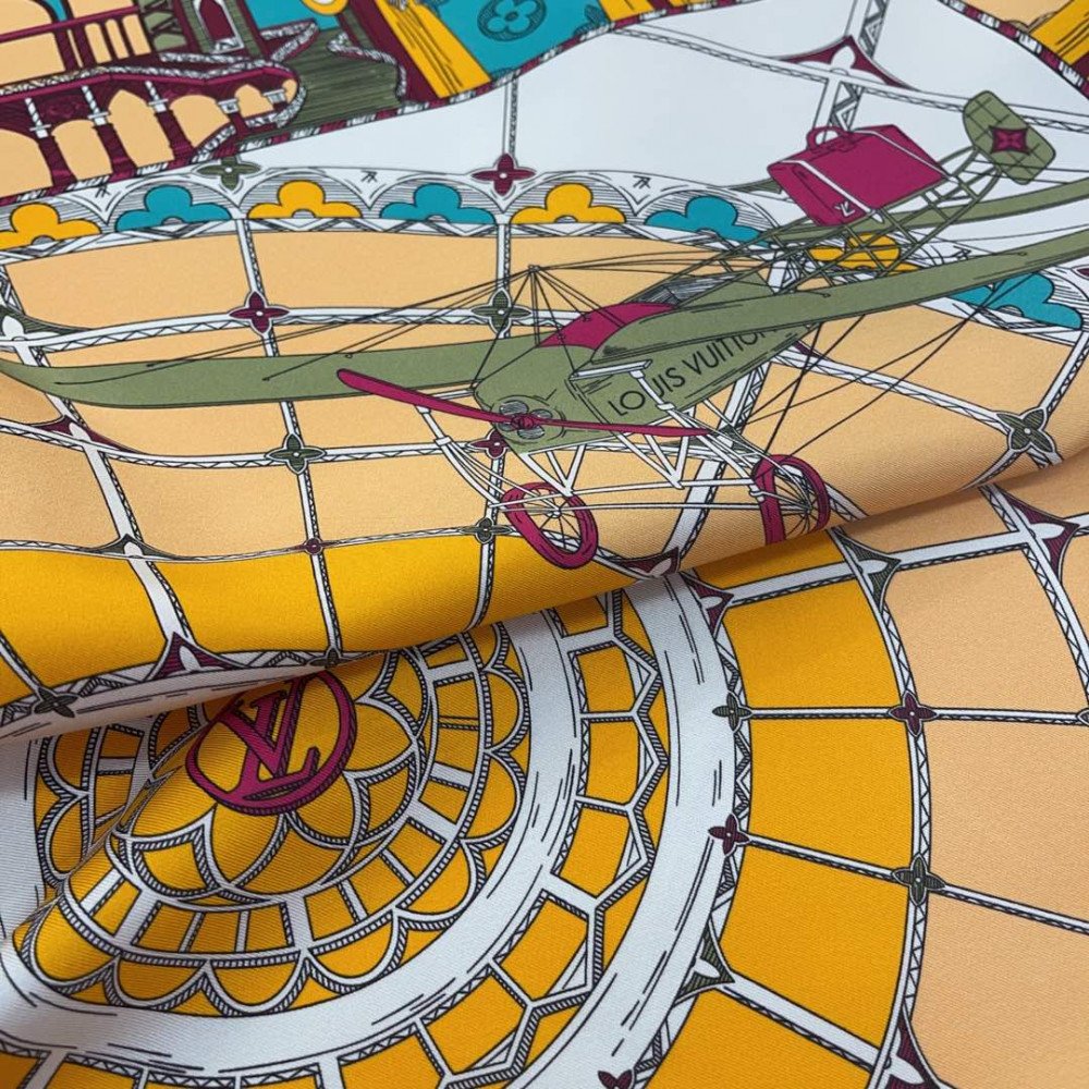 Louis Vuitton 100% Mulberry Silk 90cm Scarf!  