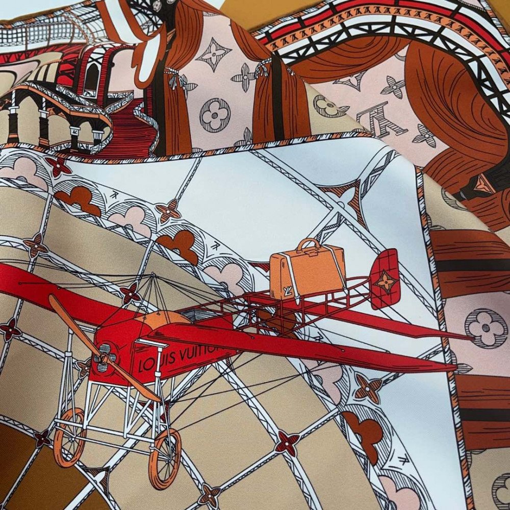 Louis Vuitton 100% Mulberry Silk 90cm Scarf!  