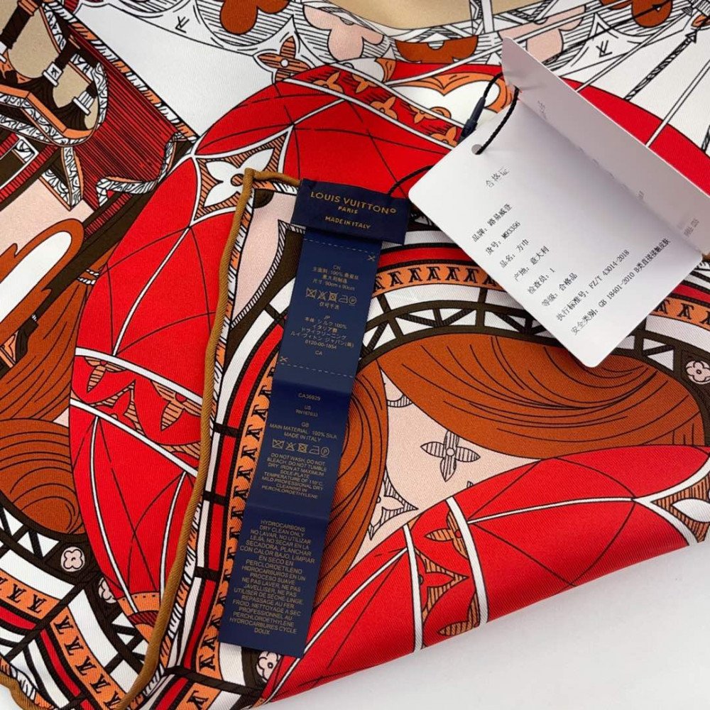 Louis Vuitton 100% Mulberry Silk 90cm Scarf!  