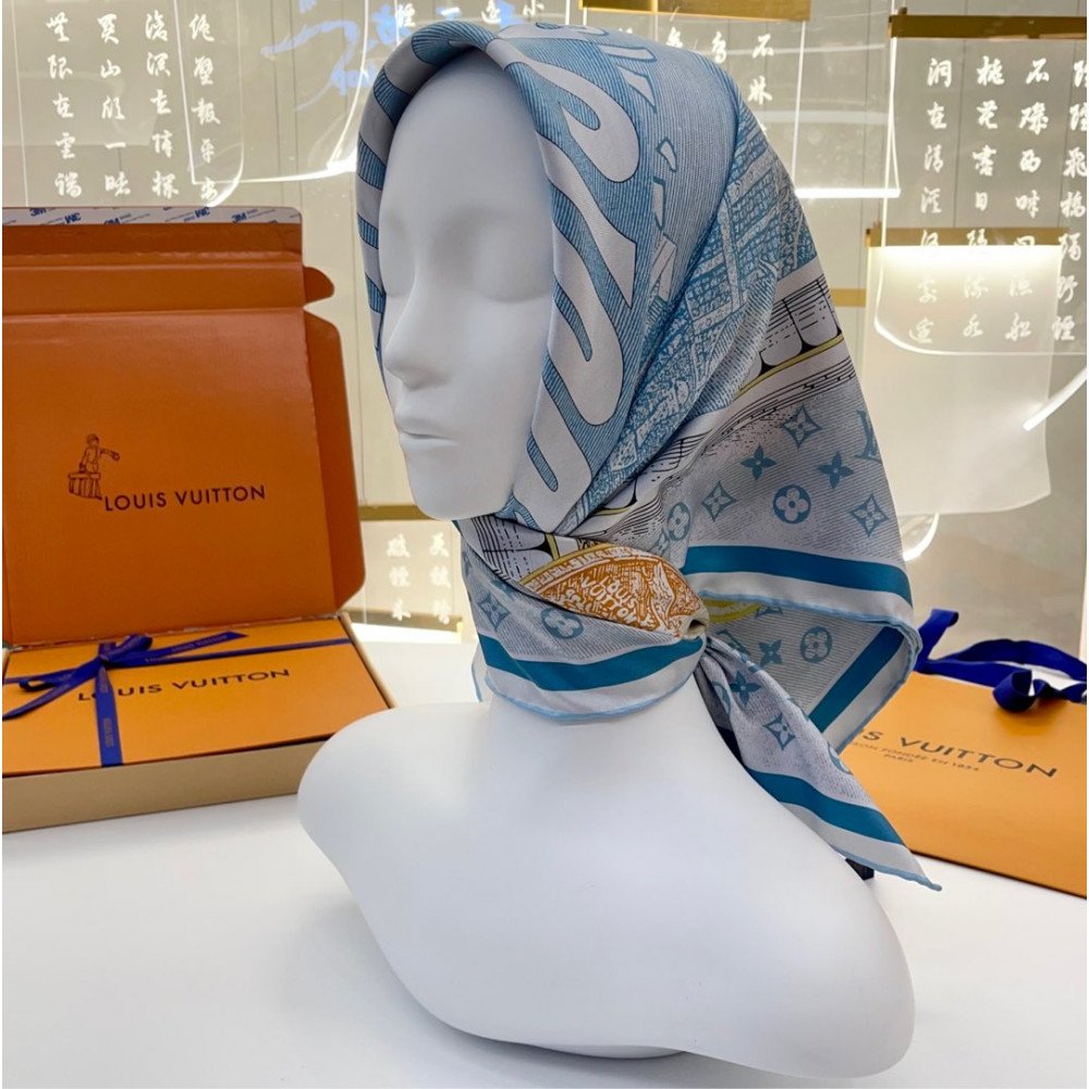 Louis Vuitton 100% Mulberry Silk 90cm Scarf!  