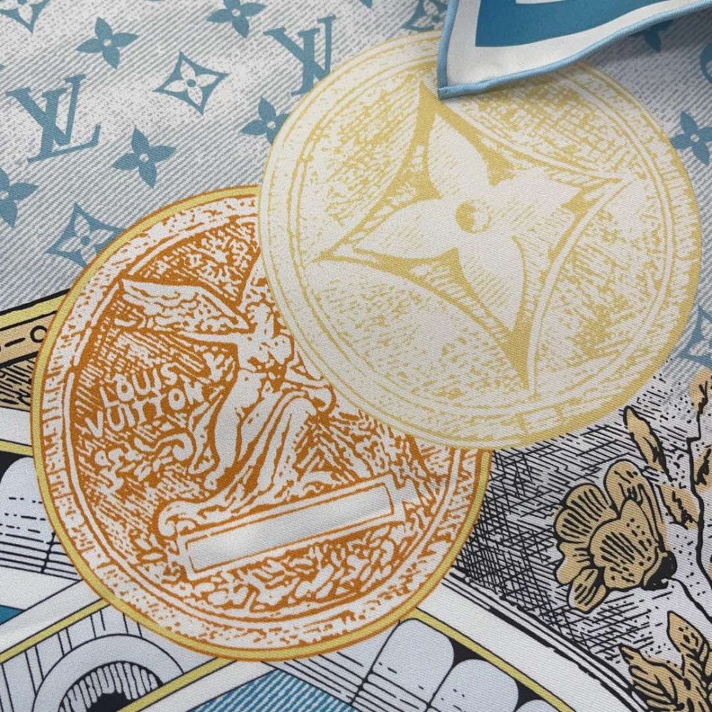 Louis Vuitton 100% Mulberry Silk 90cm Scarf!  