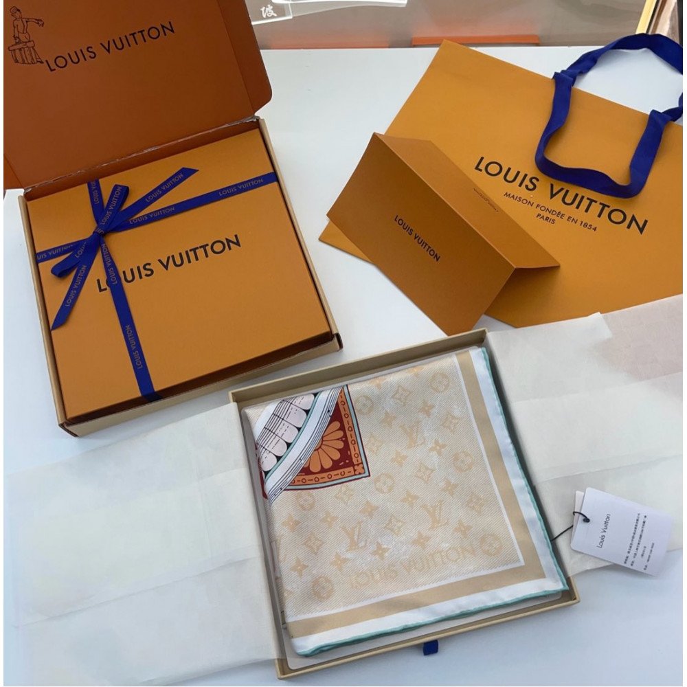 Louis Vuitton 100% Mulberry Silk 90cm Scarf!  