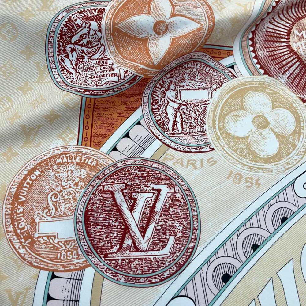 Louis Vuitton 100% Mulberry Silk 90cm Scarf!  