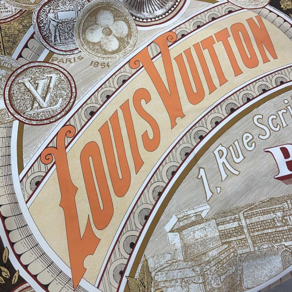 Louis Vuitton 100% Mulberry Silk 90cm Scarf!  