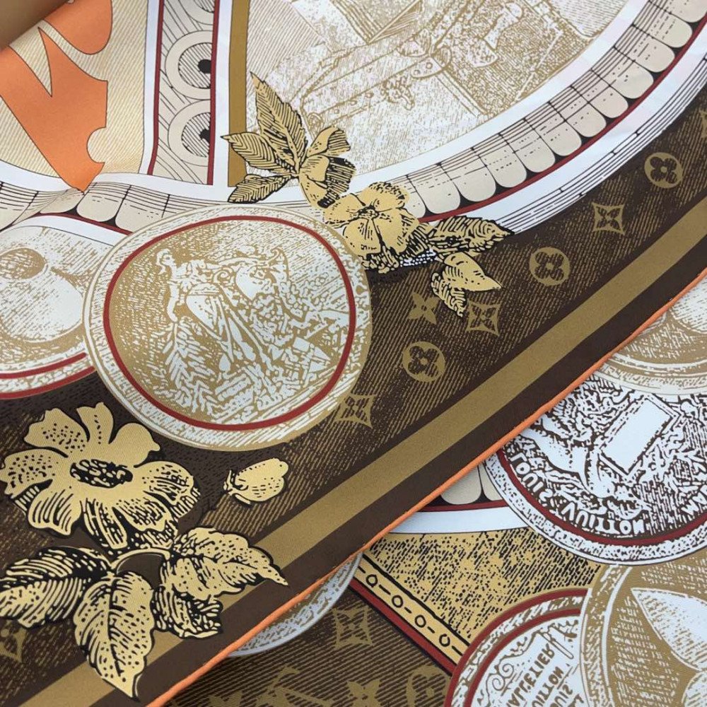 Louis Vuitton 100% Mulberry Silk 90cm Scarf!  