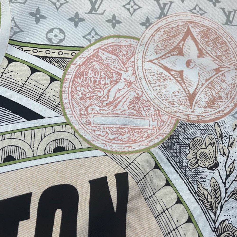 Louis Vuitton 100% Mulberry Silk 90cm Scarf!  