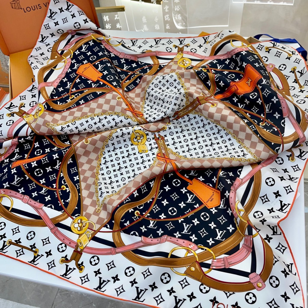 Louis Vuitton 100% Mulberry Silk 90cm Scarf!  