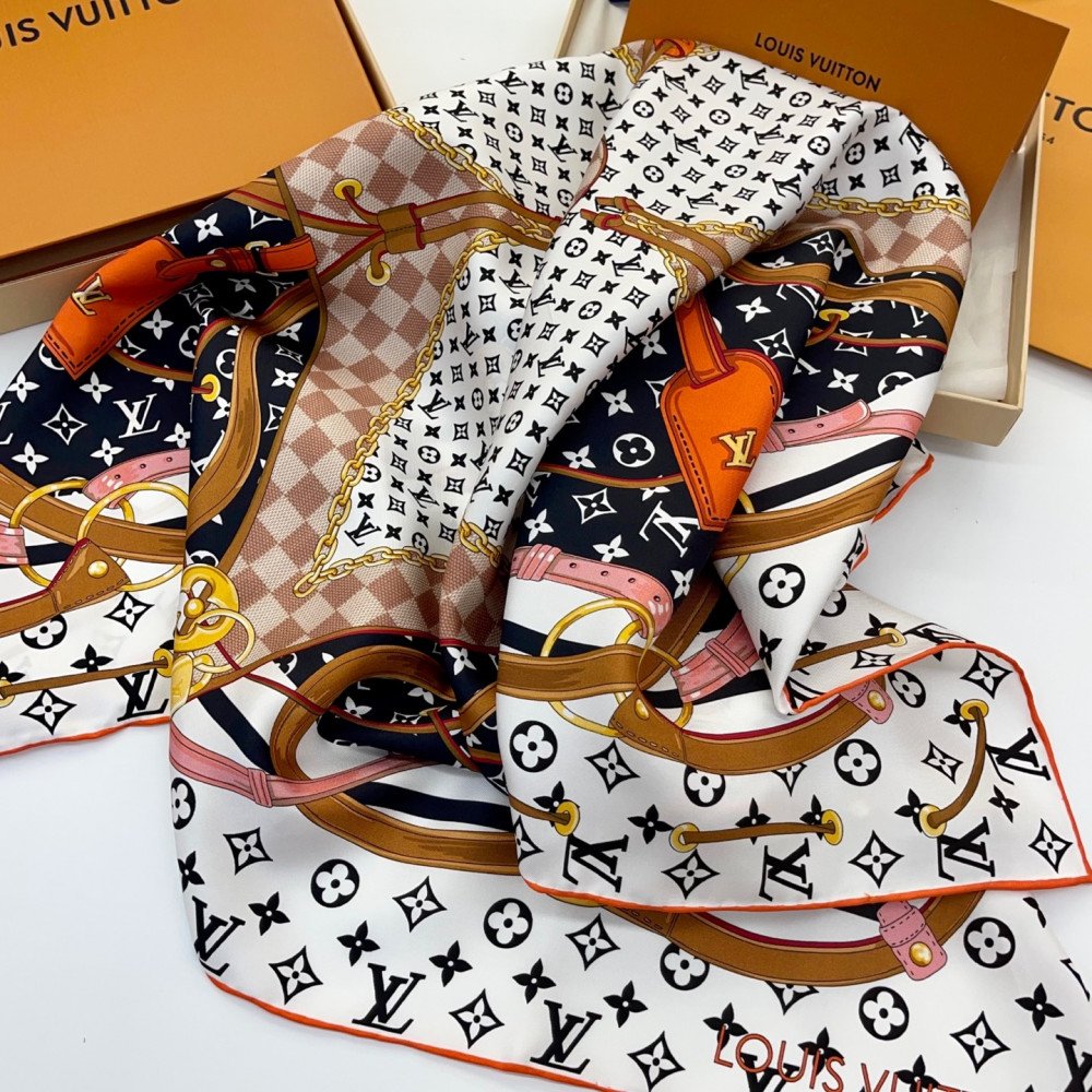 Louis Vuitton 100% Mulberry Silk 90cm Scarf!  