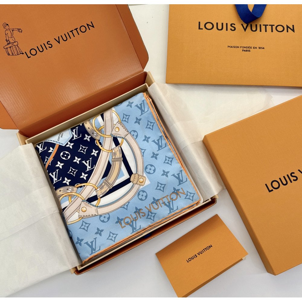 Louis Vuitton 100% Mulberry Silk 90cm Scarf!  