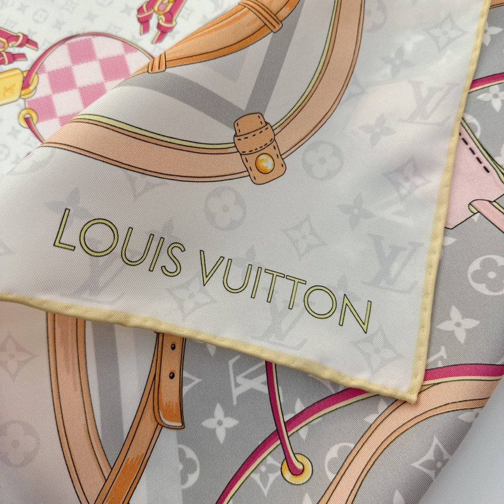 Louis Vuitton 100% Mulberry Silk 90cm Scarf!  