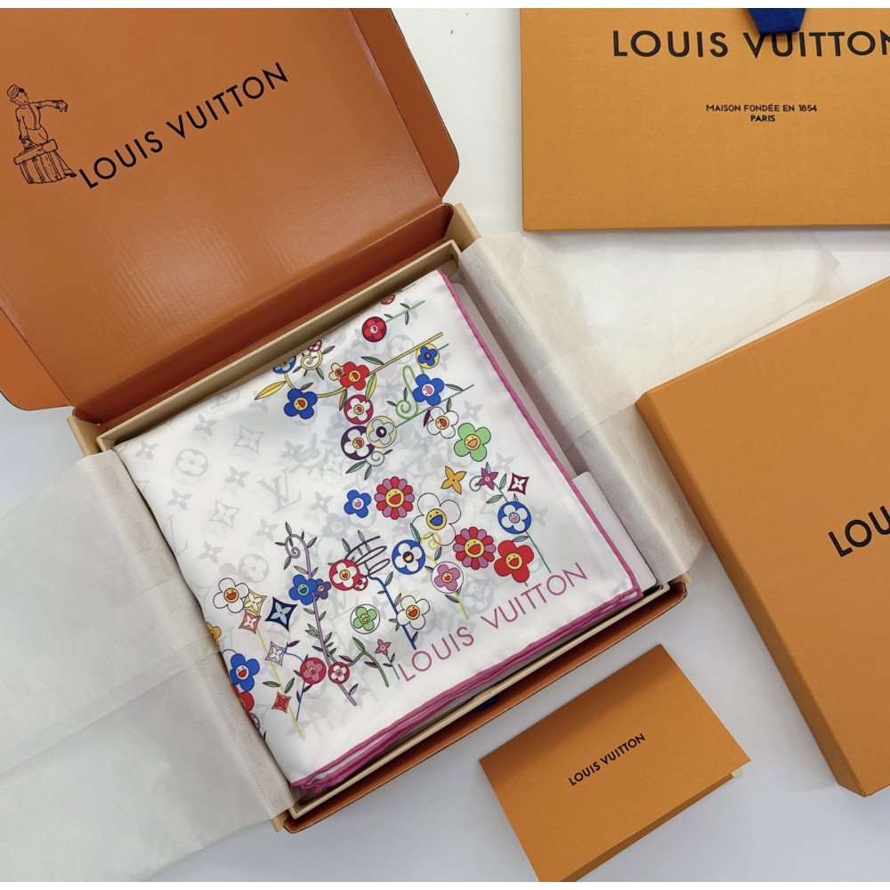 Louis Vuitton 100% Mulberry Silk 90cm Scarf!  