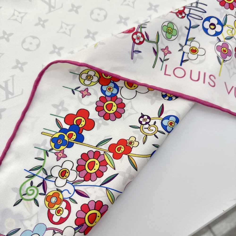 Louis Vuitton 100% Mulberry Silk 90cm Scarf!  