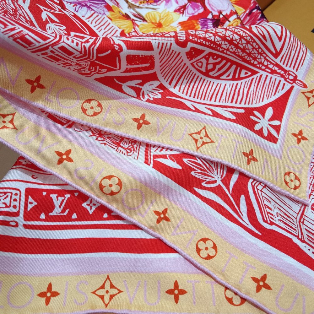 Louis Vuitton 100% Mulberry Silk 90cm Scarf!  