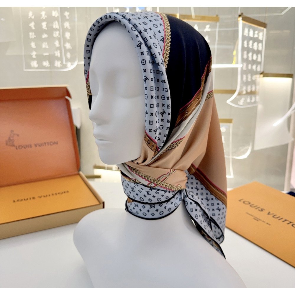 Louis Vuitton 100% Mulberry Silk 90cm Scarf! Louis Vuitton 100% Mulberry Silk 90cm Scarf!