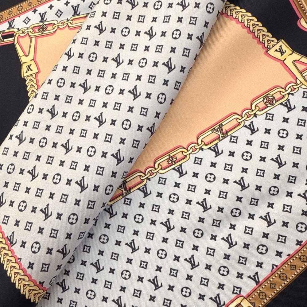 Louis Vuitton 100% Mulberry Silk 90cm Scarf! Louis Vuitton 100% Mulberry Silk 90cm Scarf!