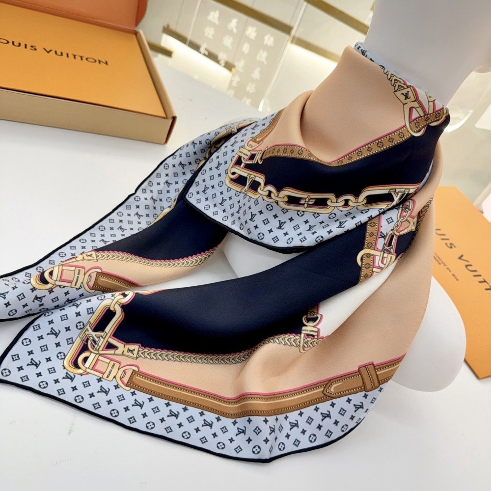 Louis Vuitton 100% Mulberry Silk 90cm Scarf! Louis Vuitton 100% Mulberry Silk 90cm Scarf!